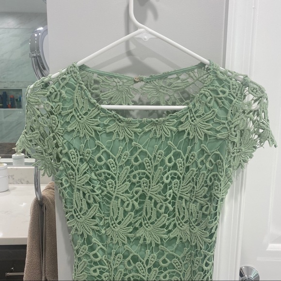 Lulus lace Green Party dress - Picture 7 of 7